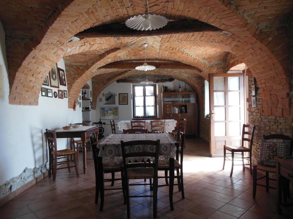 Agriturismo Affittacamere Barbarossa Dogliani Exteriér fotografie